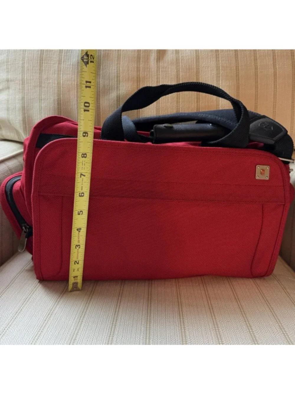 Victorinox Red Travel Bag 16